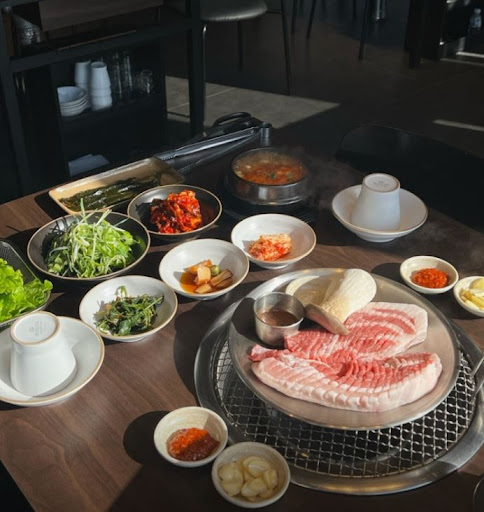 고기왕 하귀애월점에서 경험하는 애월 흑돼지 숙성 구이의 특징